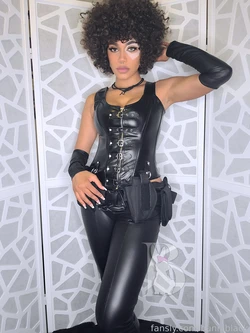 BunniBlack - Domino first Set