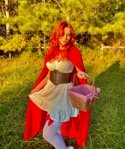 Sacred XO - Red Riding Hood