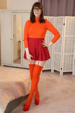 Em Yang - Velma Dinkley