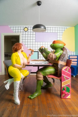 Bishoujo Mom - April O’Neil & Michelangelo