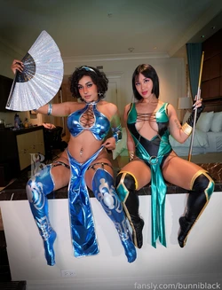 Bunni Black & Mishamai - Jade & Kitana