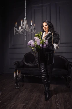 Lady Queen - Yennefer of Vengerberg
