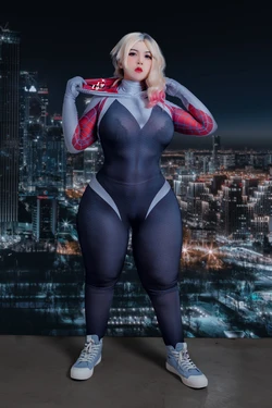 UyUy - Spider Gwen 作品封面