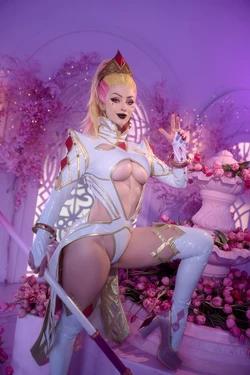[Lady Melamori] Emma Frost (Queen of Diamonds)