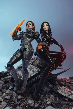 [Lady Melamori & Lada Lyumos] Commander Shepard & Miranda Lawson