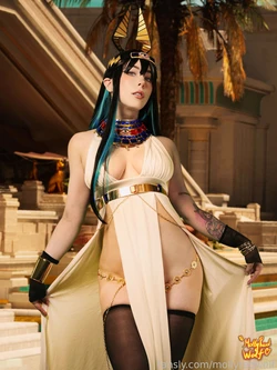MollyRedWolf - Desert Goddess 作品封面