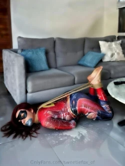 Elastigirl cosplay pregnant [AI Generated] 作品封面