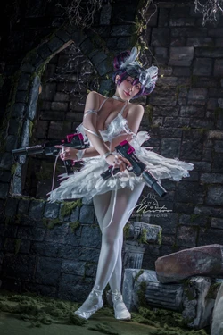 Aletha Cosplay - Quency: Escape Queen (Masquerade Swan)