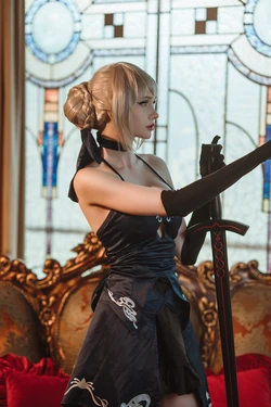 Reina - Saber Alter