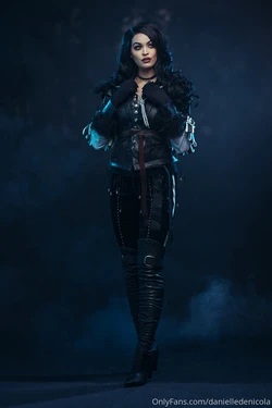 Danielle DeNicola - Yennefer 作品封面