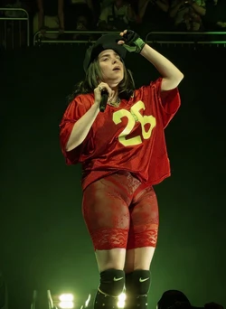 Billie Eilish Transformaçao Gyaru - IA - Edit