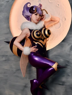 Kaho Shibuya - Q-Bee