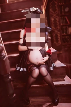 Azurlane-Taihou Cosplayer Bondage pregnant[AI Generated]