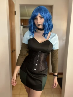 Maniac Megan - Gwen