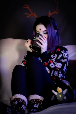 April Rose - Christmas Raven & Starfire