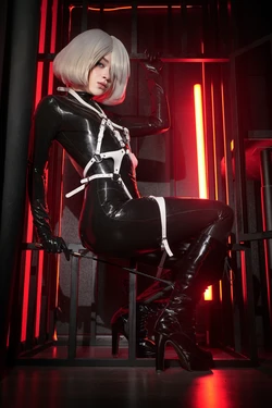 Ami Chii - 2B Dominatrix 作品封面