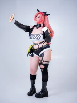 Momokun - Nicole Demara