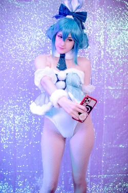 Labinnak Mangoloo - Snow Bunny Miku